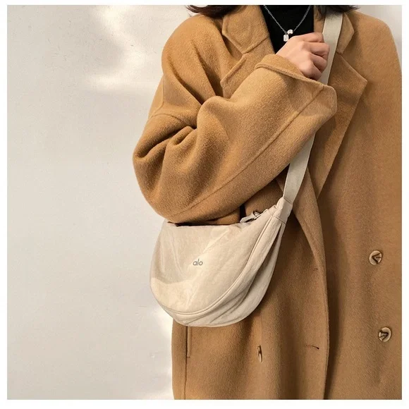 🌿🌿ALO Yoga Crossbody Bag with Ornate Design - Picture 3 of 4